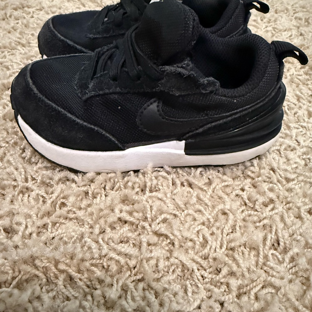 Nike Kids Black and White Sneakers